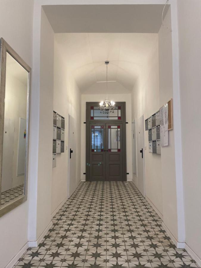Andrews Cosy Apartment Прага Екстериор снимка