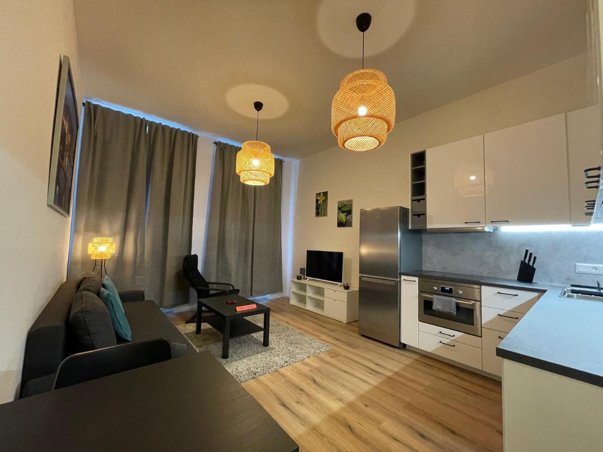 Andrews Cosy Apartment Прага Екстериор снимка